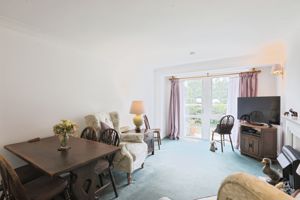 LIVING ROOM- click for photo gallery